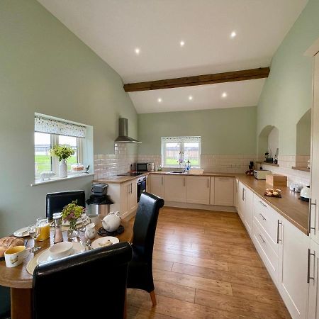 Fieldsview Villa Wrexham Eksteriør bilde